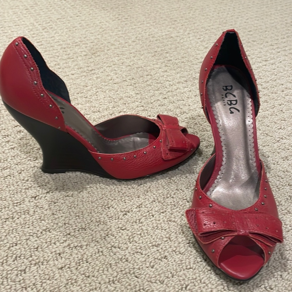 Red classy platform shoes, new condition